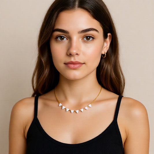 COLLANA CON CUORI BIANCHI